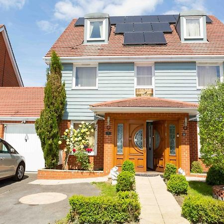 Benjamin Guest House Yiewsley المظهر الخارجي الصورة