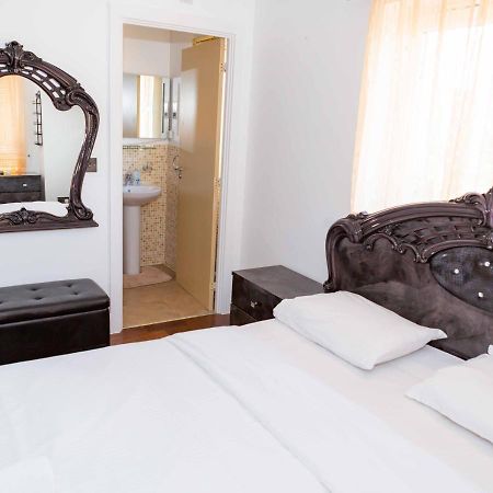 Benjamin Guest House Yiewsley المظهر الخارجي الصورة