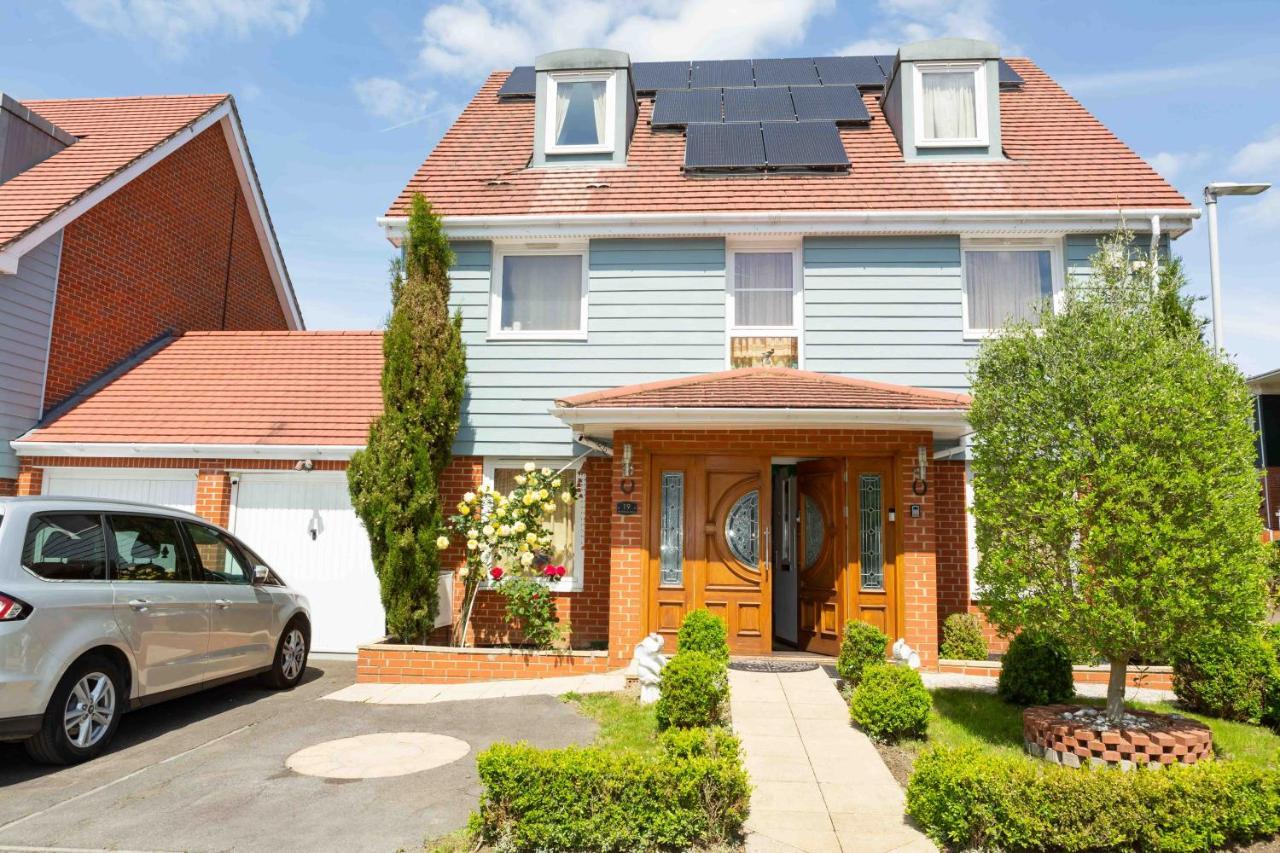 Benjamin Guest House Yiewsley المظهر الخارجي الصورة