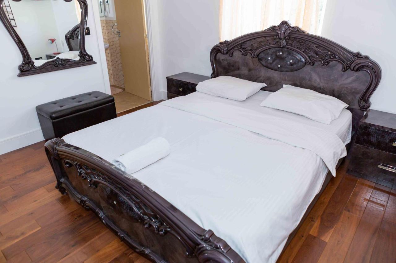Benjamin Guest House Yiewsley المظهر الخارجي الصورة