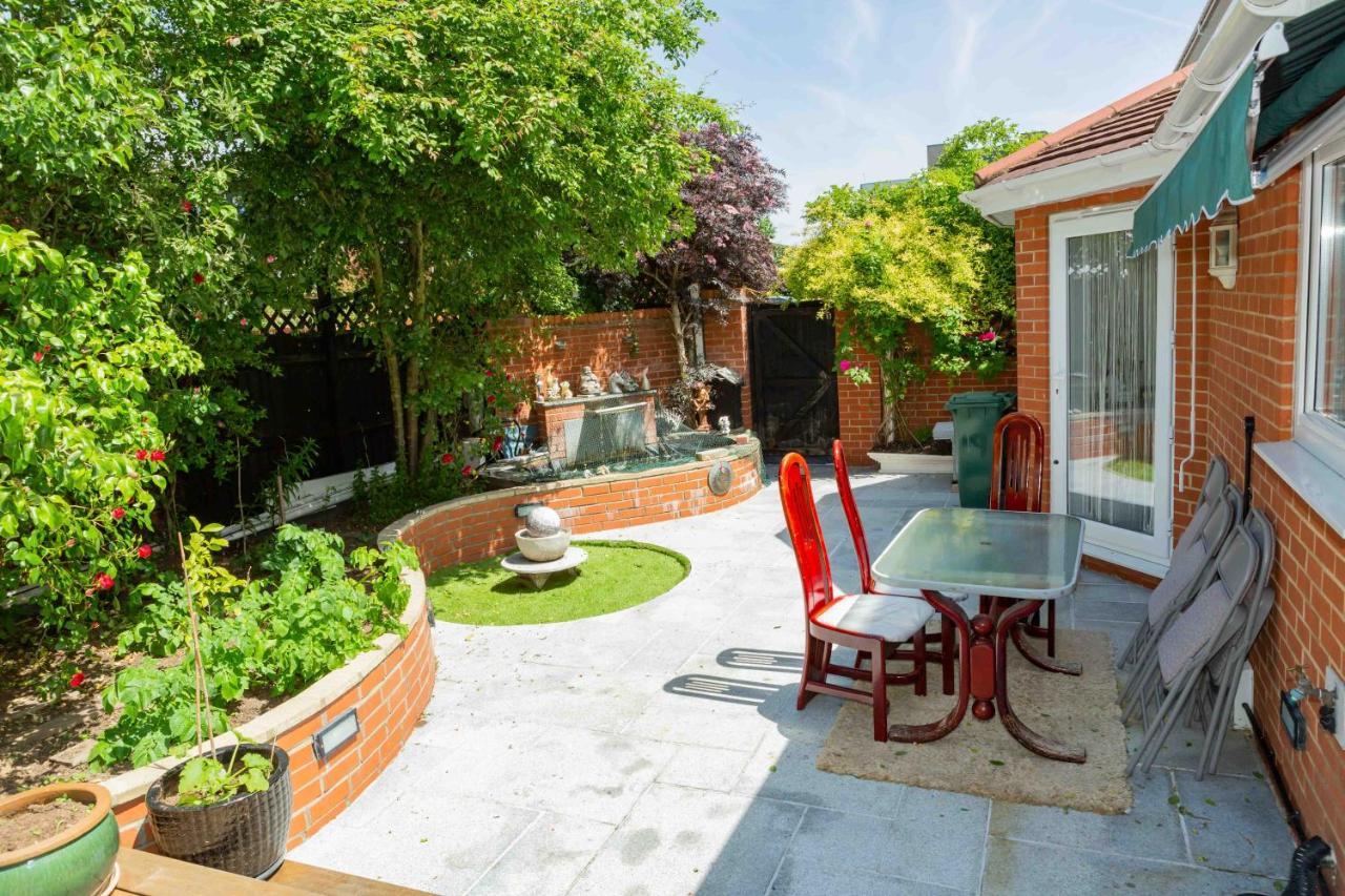 Benjamin Guest House Yiewsley المظهر الخارجي الصورة