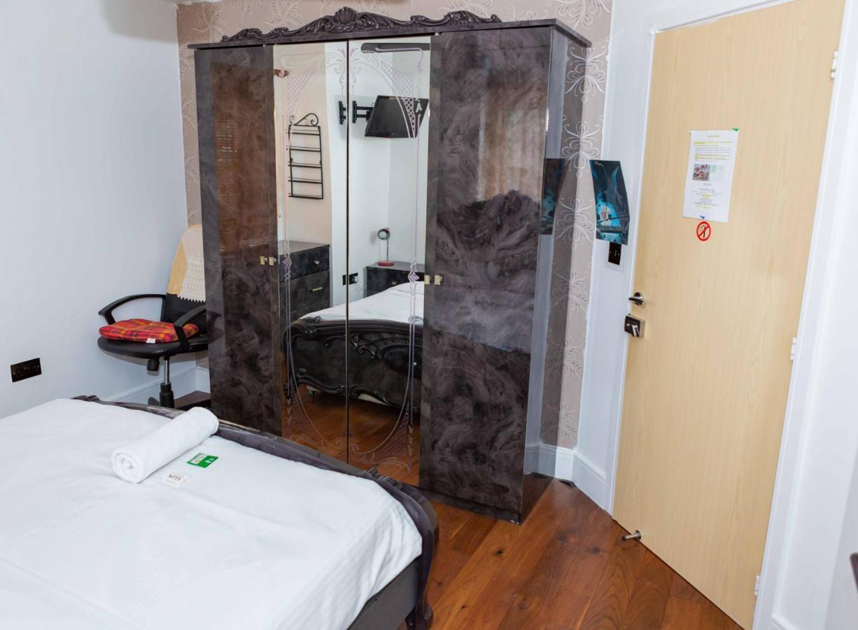 Benjamin Guest House Yiewsley المظهر الخارجي الصورة