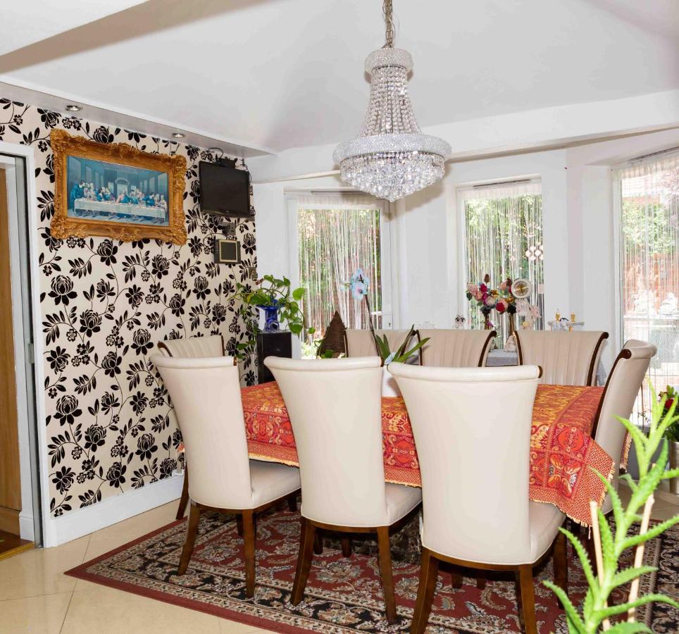 Benjamin Guest House Yiewsley المظهر الخارجي الصورة