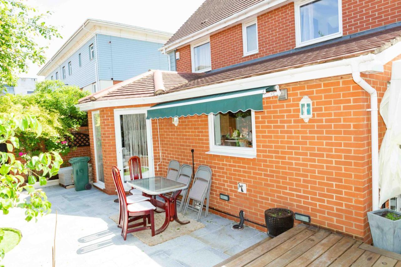 Benjamin Guest House Yiewsley المظهر الخارجي الصورة