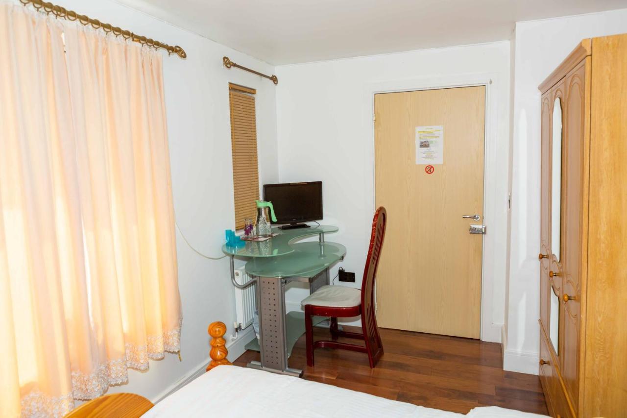 Benjamin Guest House Yiewsley المظهر الخارجي الصورة