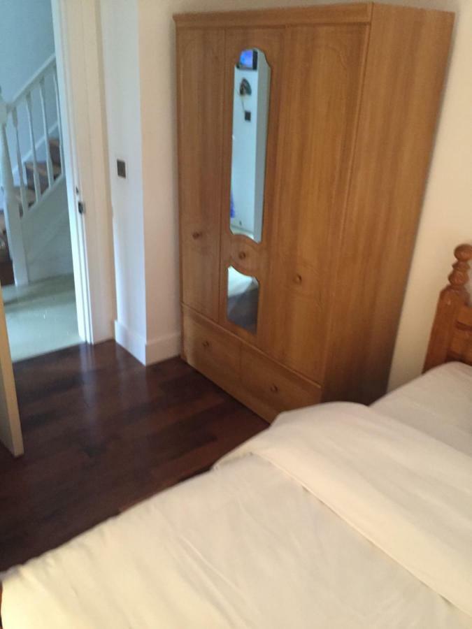 Benjamin Guest House Yiewsley المظهر الخارجي الصورة