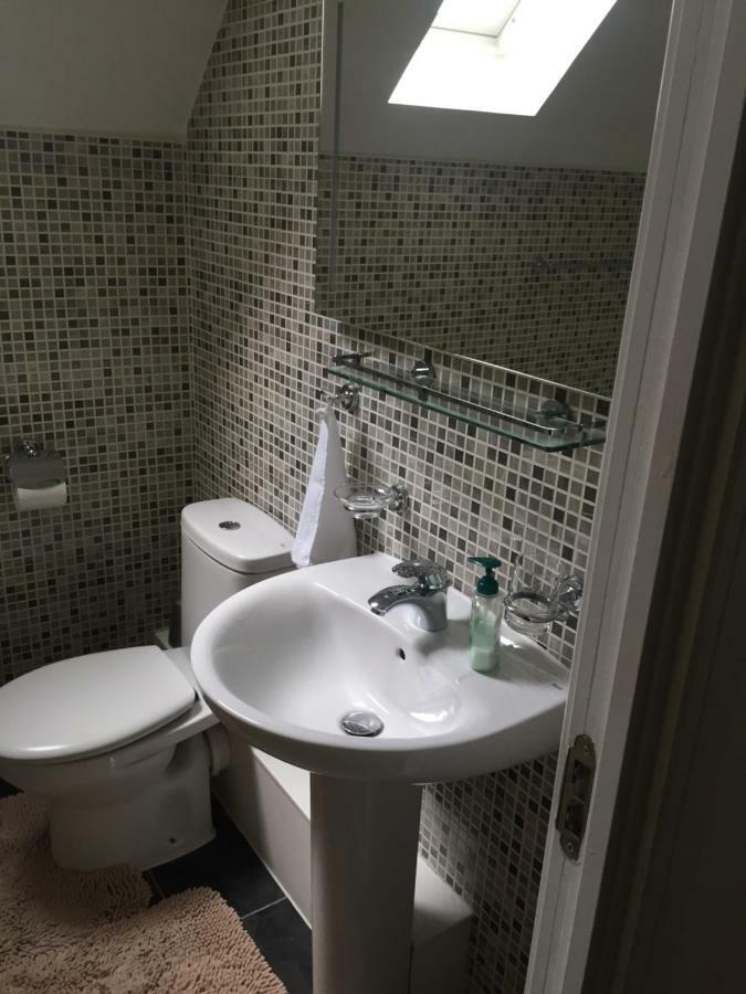 Benjamin Guest House Yiewsley المظهر الخارجي الصورة
