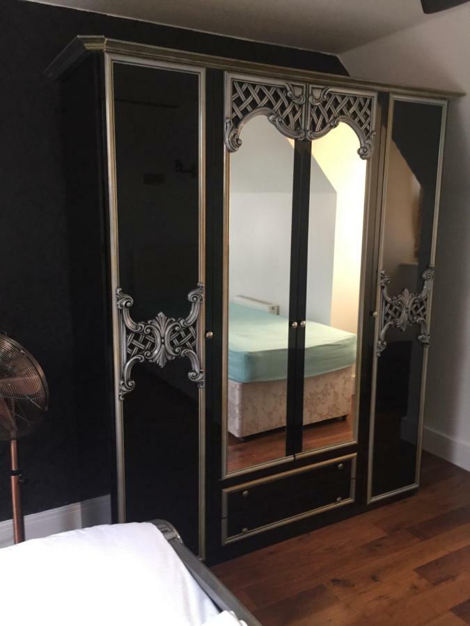 Benjamin Guest House Yiewsley المظهر الخارجي الصورة