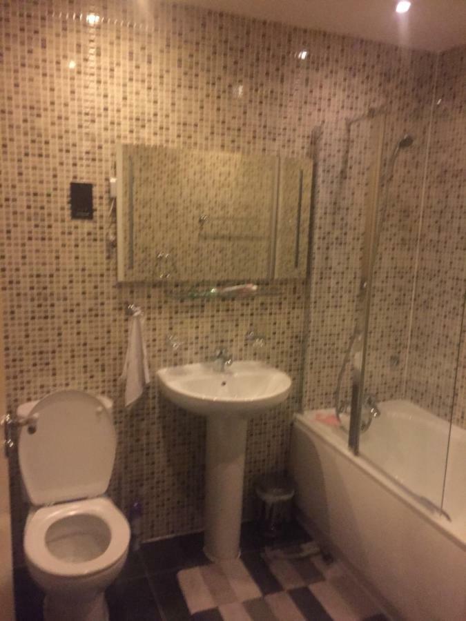 Benjamin Guest House Yiewsley المظهر الخارجي الصورة